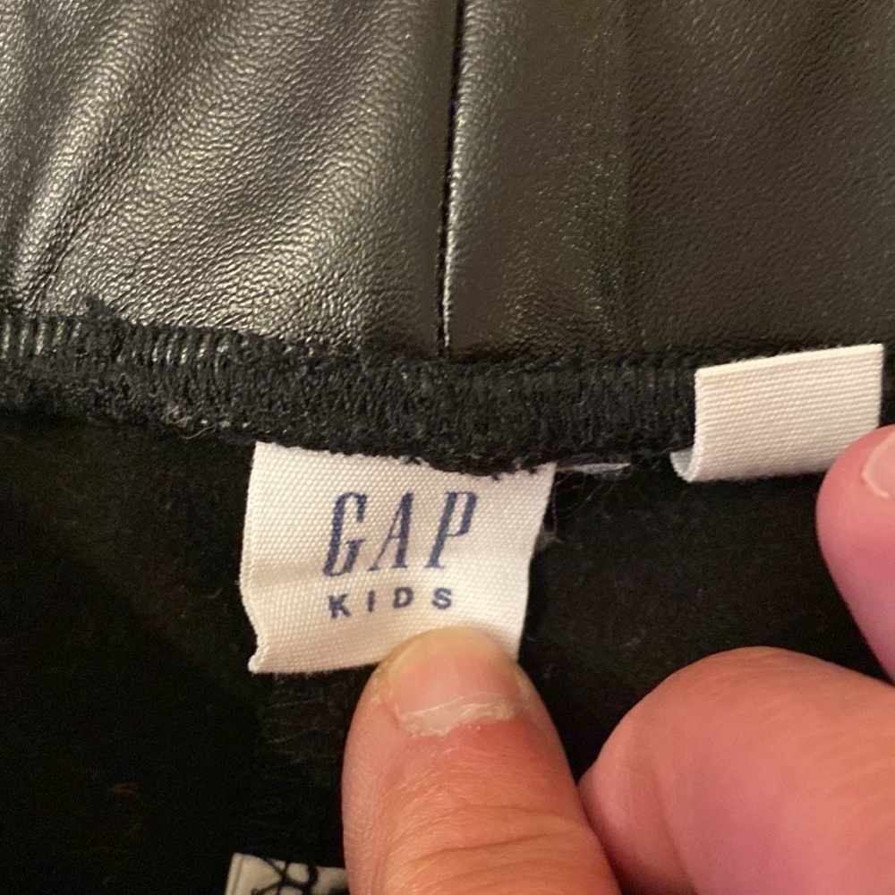 Gap kids excellent condition pleather leggings. Size S 6-7 - Picture 2 of 4